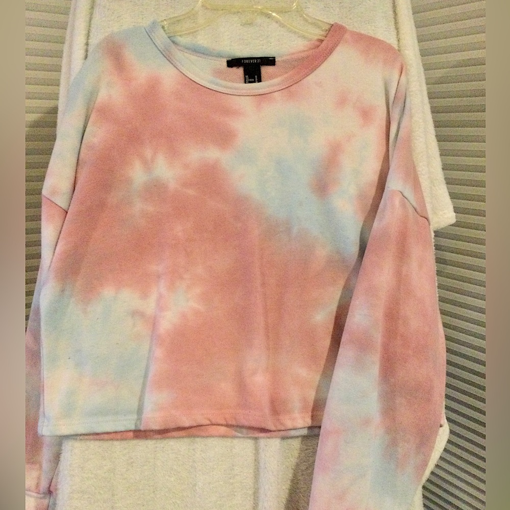 Forever 21 sweater. Size M